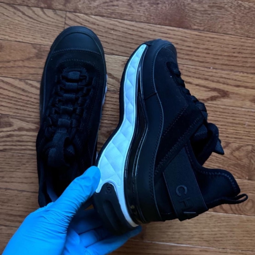 CHANEL Sneakers - Picture 2 of 6